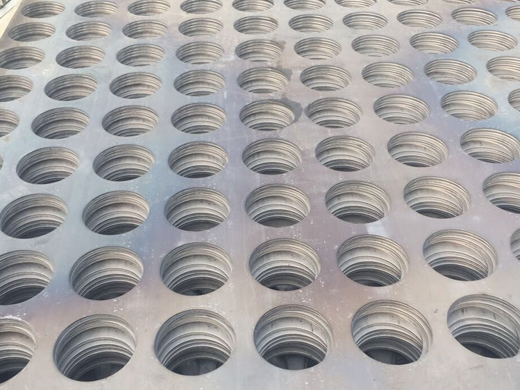 不銹鋼篩板圓孔型結(jié)構(gòu)的加工流程概述